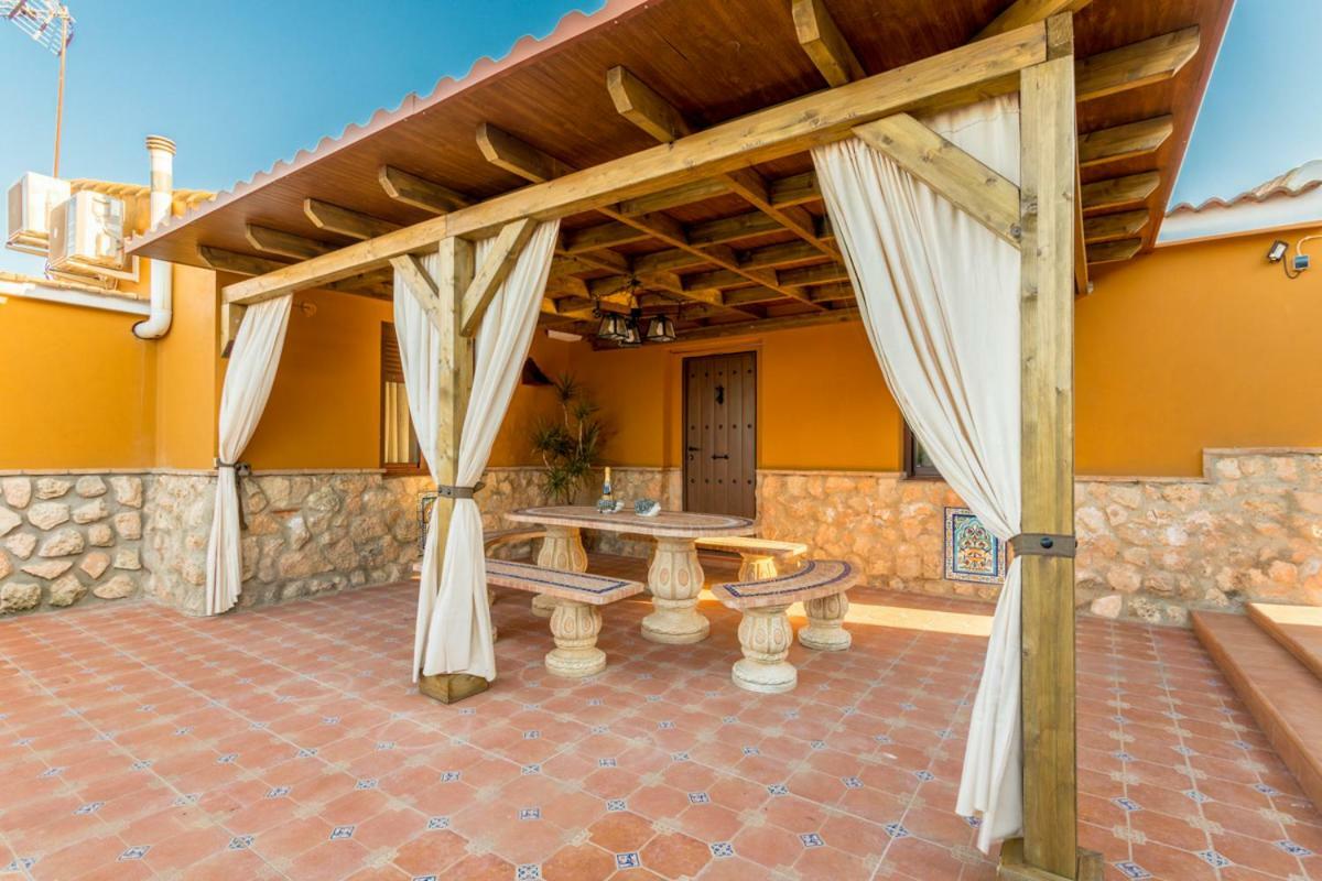 Casa Ludima Villa Fuentes de Andalucía Eksteriør bilde